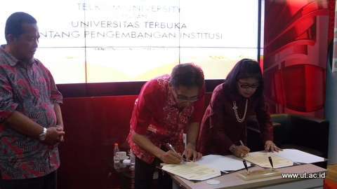 MoU_UT_Telkom_University_November_2014_Bandung