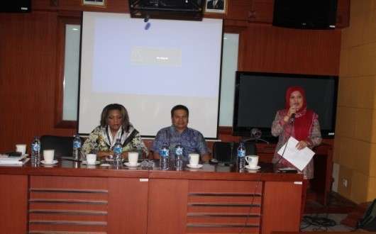 Dua_Jam_Bersama_Dr_Courtney_E_Anderson_semarang2015