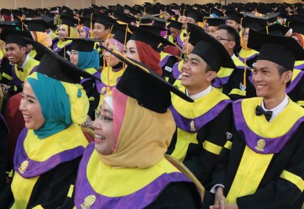 Wisuda_UT_Periode_IV_Wilayah_1_2015