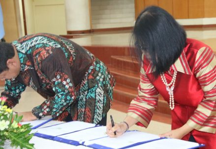 MoU_UT_dan_Kemnaker_RI_2016