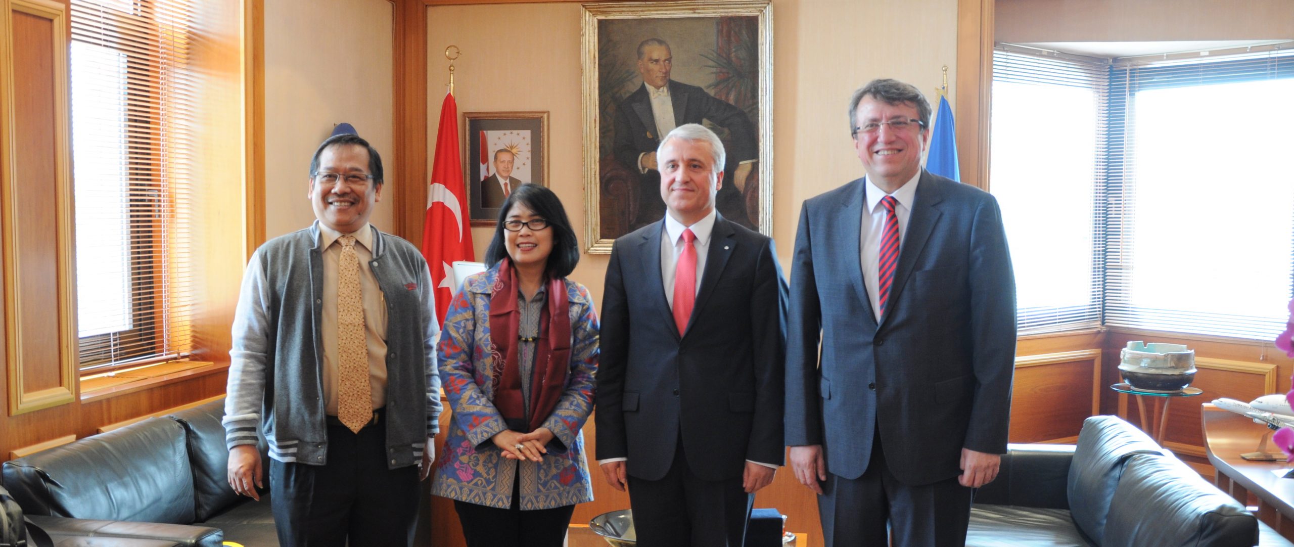 Foto_Bersama_Rektor_UT_PR4_UT_Rektor_Anadolu_University_dan_Wakil_Rektor_Anadolu_University_2016