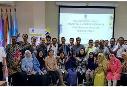 60_tutor_mengikuti_pembekalan_pelatihan_di_upbjj-ut_makassar