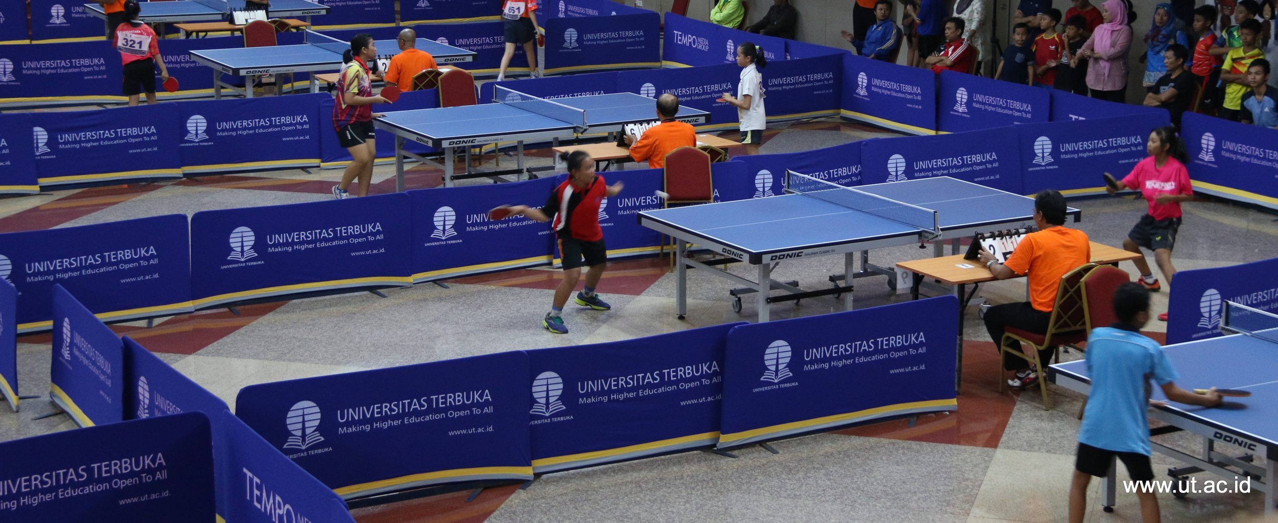 Beberapa_pertandingan_dalam_Turnamen_Tenis_Meja_Pelajar_Nasional_Piala_Universitas_Terbuka_2016