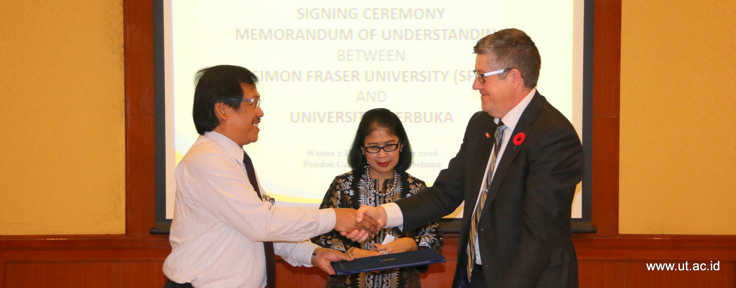 Penandatanganan_MoU_SFU_dan_UT_2016