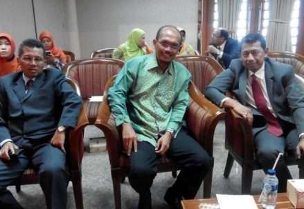 Menghadiri_Wisuda_mahasiswa_UT_2016
