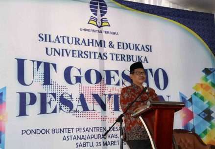 UT-Goes-to-Pesantren-Pak-Yunus-Cirebon-2017