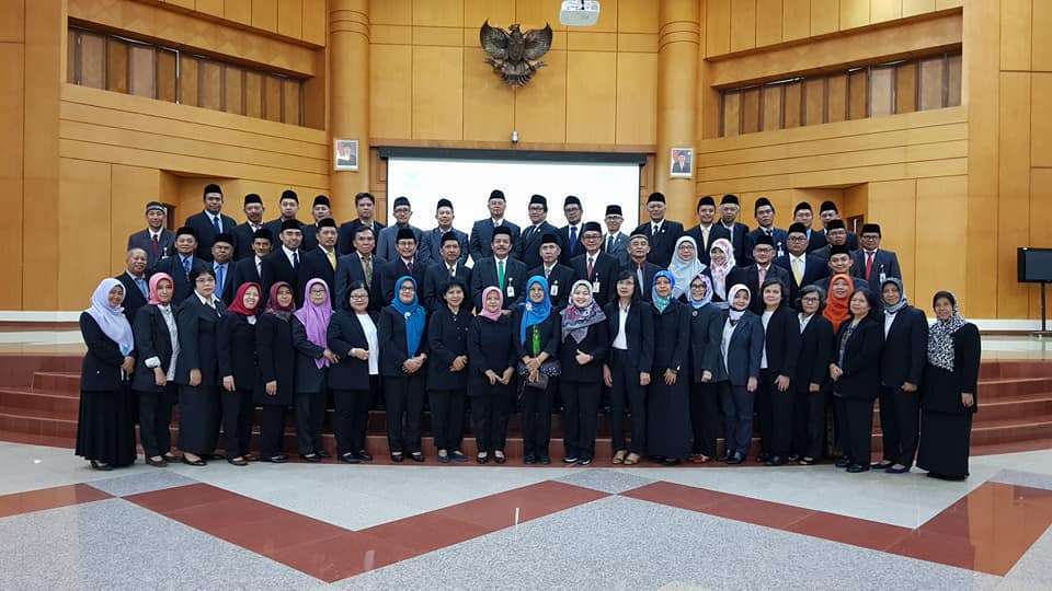 Foto_Bersama_Pelantikan_Pejabat_UT_Januari_2018_ByAminz