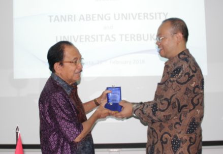 Penandatanganan_MoU_antara_TAU_dan_UT_20180222