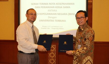 Serah_Terima_MoU_BKN_dan_UT_2018