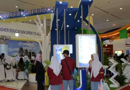 UT_hadir_pameran_ETE2018