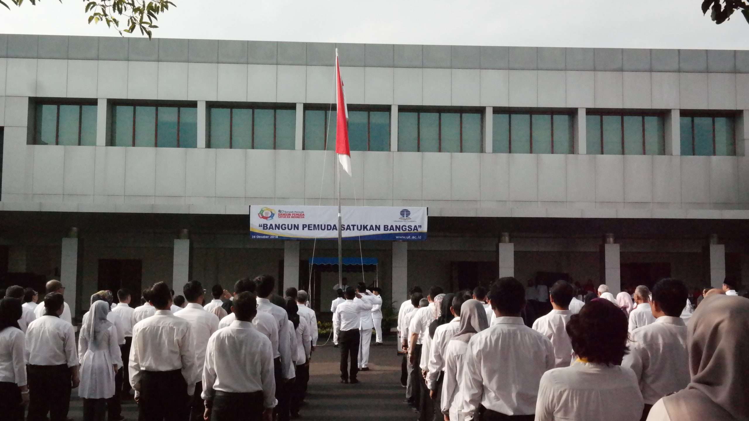 Upacara_Bendera_Sumpah_Pemuda_2018_UT
