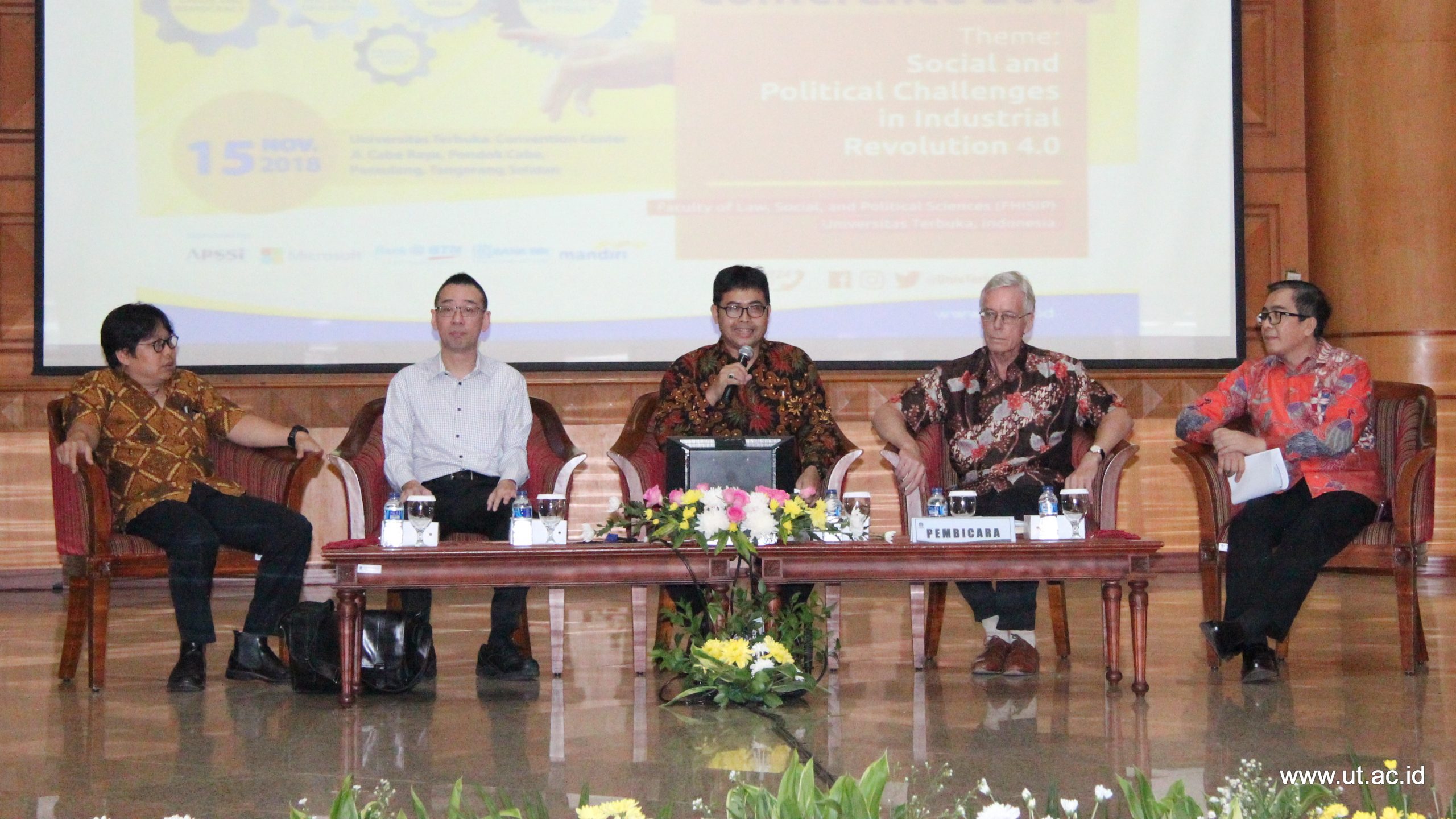 pembicara_seminar_internasional_FHISIP_UT_november_2018