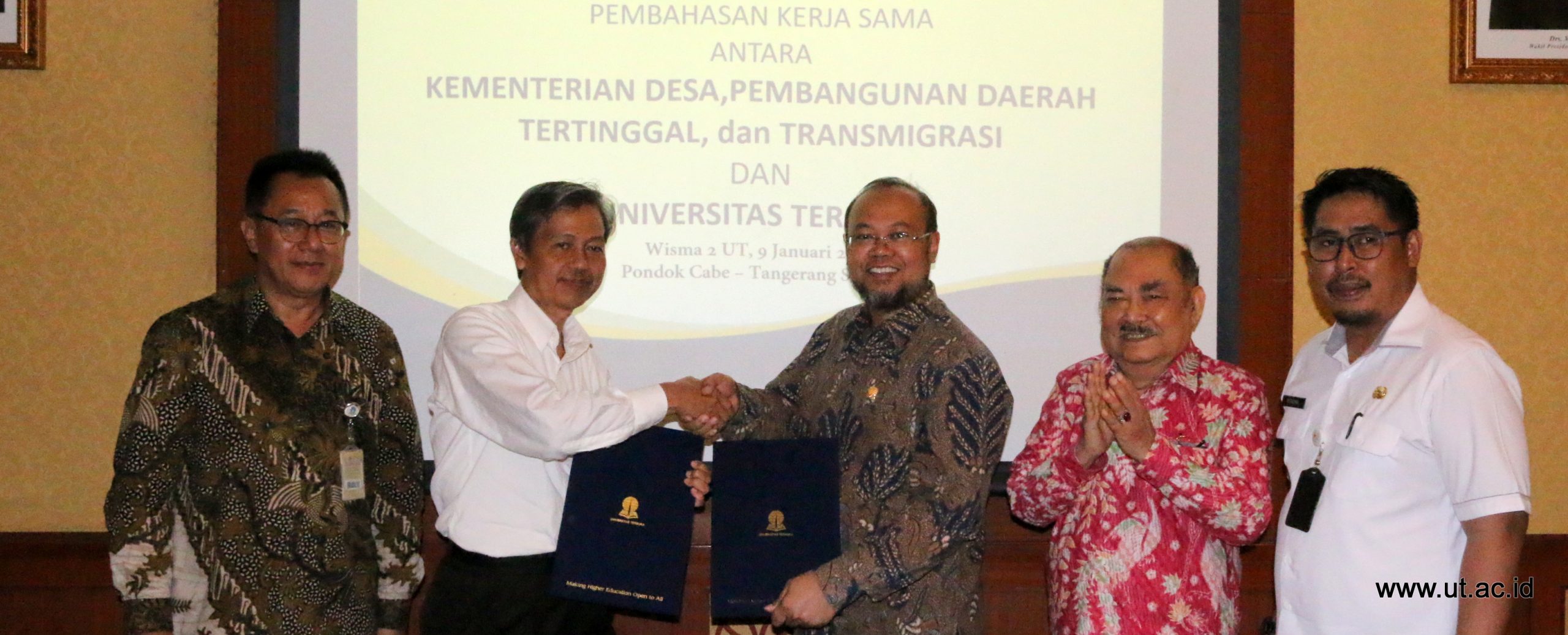 MoU_UT_dengan_Kemendesa