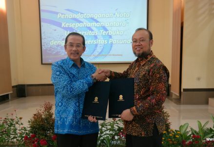 Rektor_Unpas_dan_UT_MoU_Januari_2019