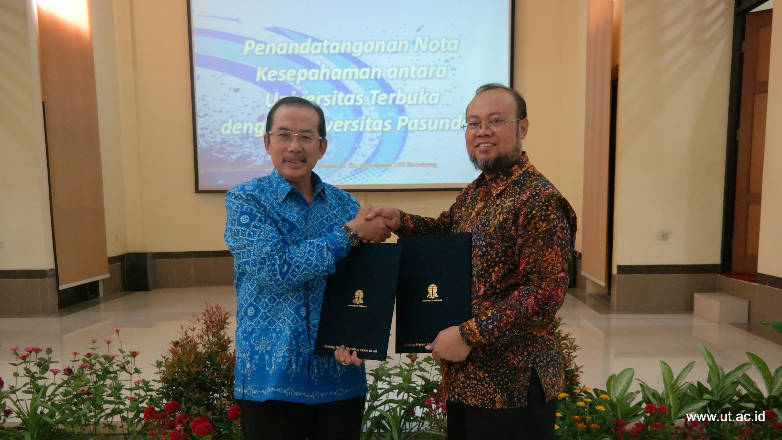 Rektor_Unpas_dan_UT_MoU_Januari_2019