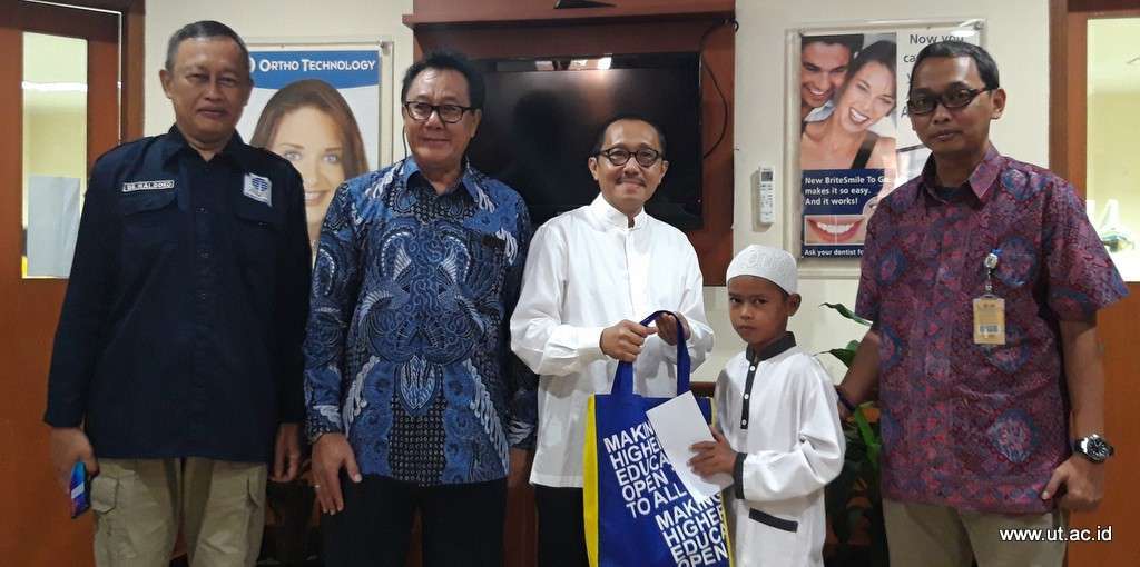 20190704_Penyerahan_Simbolis_Pada_Khitanan_Massal_2019