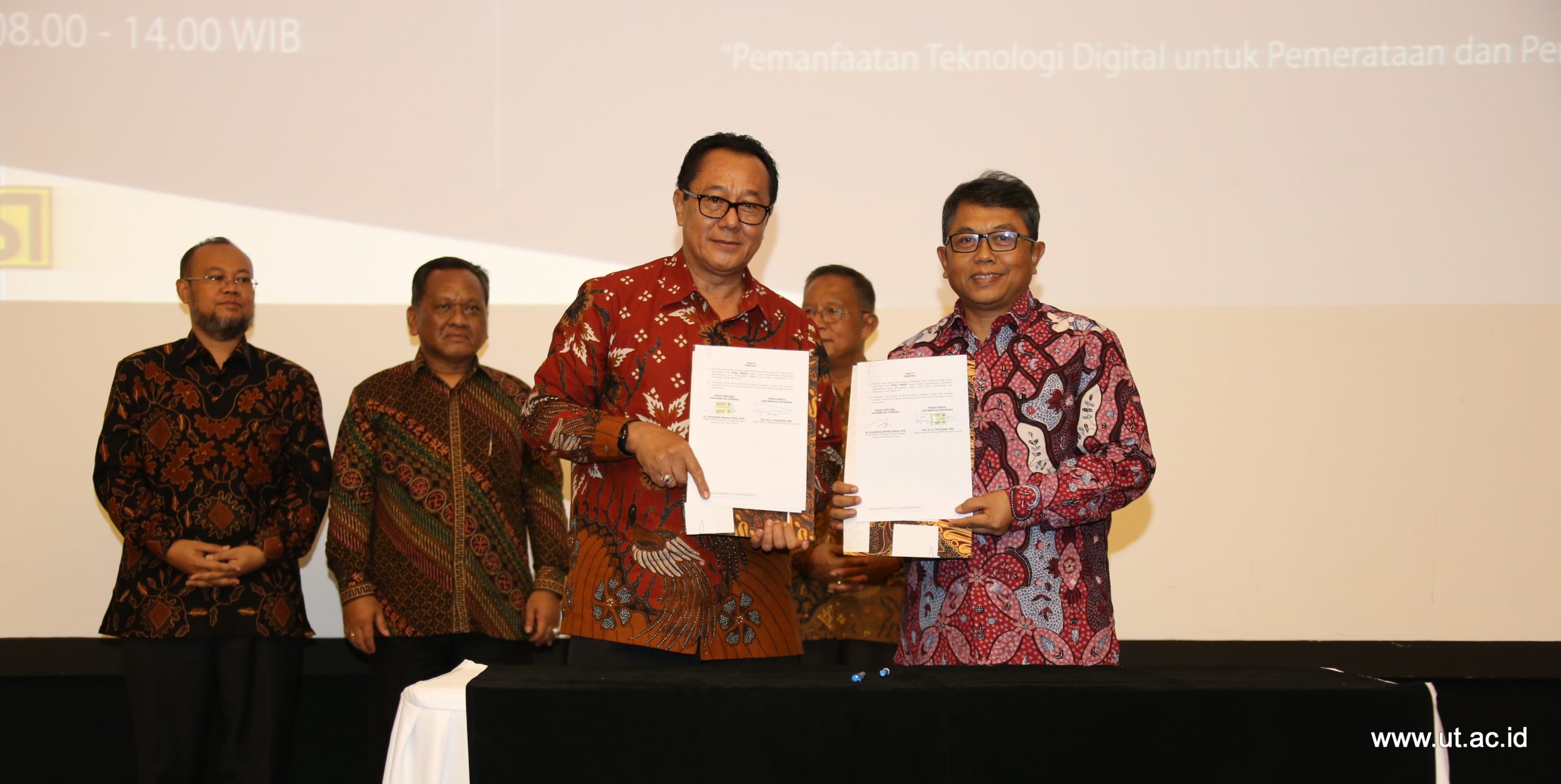 penandatanganan_PKS_UT_dengan_Vokasi_UI_2019