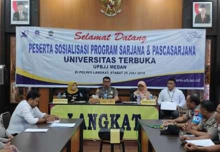 20190729_UT_Medan_Melaksanakan_Sosialisasi_Program_Sarjana_dan_Pascasarjana_di_Mapolres_Langkat