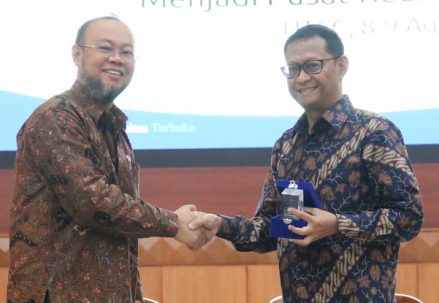20190808_Rektor_UT_dengan_Robin_Asad_Suryo_