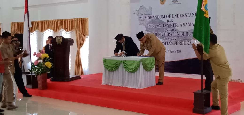 MoU_UT_Buru_Selatan_PKS_Beasiswa_Ambon_2019