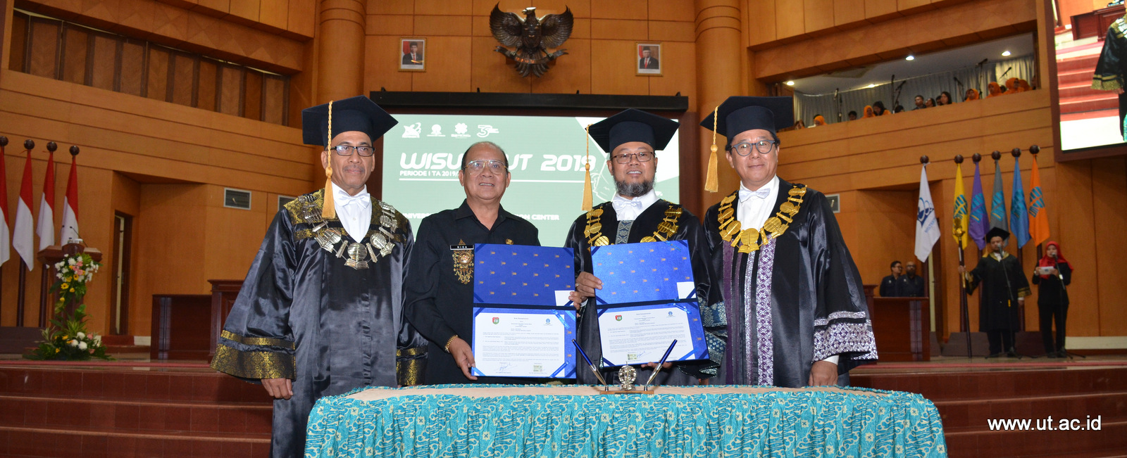 20191126_Penandatangan_MoU_UT_dengan_Sumba_Barat