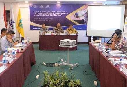 UT_Gelar_Focus_Group_Discussion_Stakeholders_Dialogue_Makassar_2019