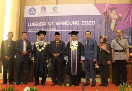 Foto_bersama_UPI_UPBJJ_Bandung_UT_Februari_2020