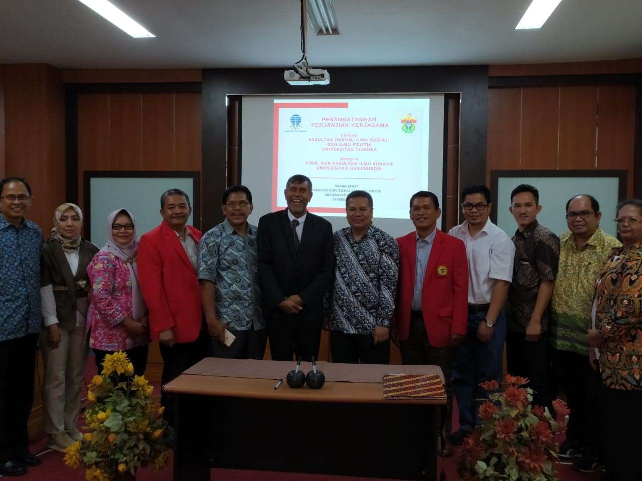 foto_bersama_fhisip_ut_dan_unhas_feb_2020