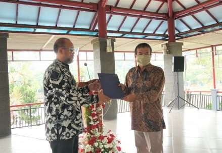 140820_Penyerahan_SK_Guru_Besar_Prof
