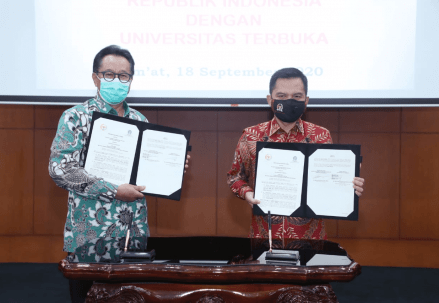 Penandatanganan_PKS_UT_dengan_MPR_RI_1