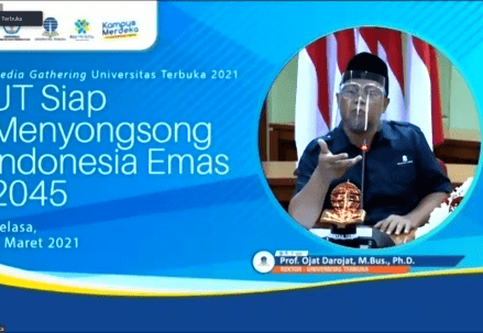 Rektor_saat_Media_Gathering_2021