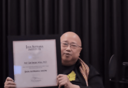 Rektor_UT_dalam_Jaya_Suprana_Show_3_0