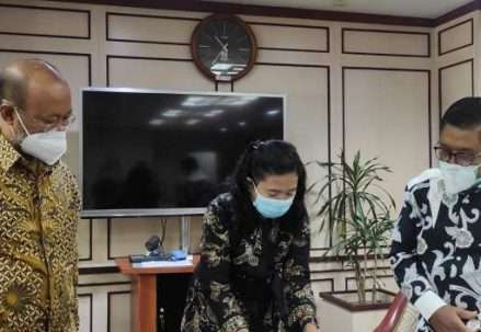 Penandatanganan_IKA_UT