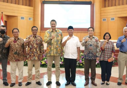 UT_dan_Garuda_Indonesia