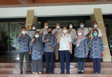 GAYA_BEBAS_FOTO_BERSAMA