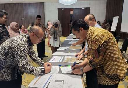 Rektor_ttd_pks_ppg_di_dps