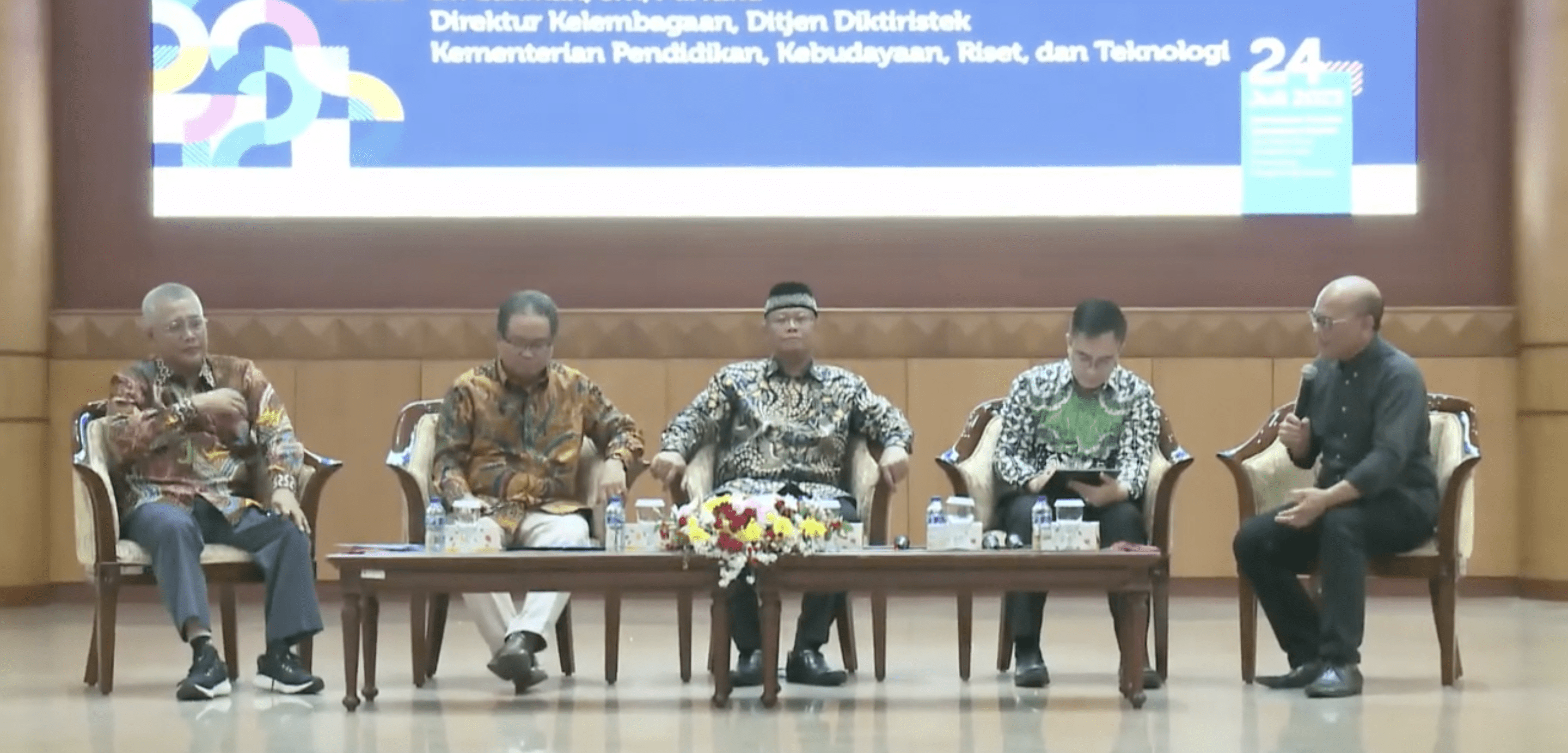 Seminar_Wisuda_II_Wilayah_2