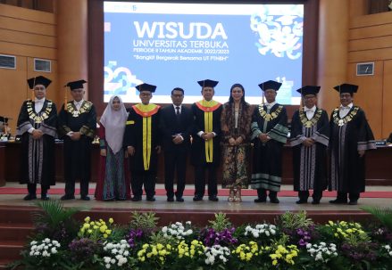 wisudwan_kehormatan