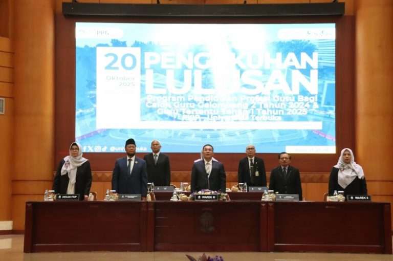 Meneguhkan Kompetensi Dan Integrasi Guru Profesional Sebagai Penggerak ...